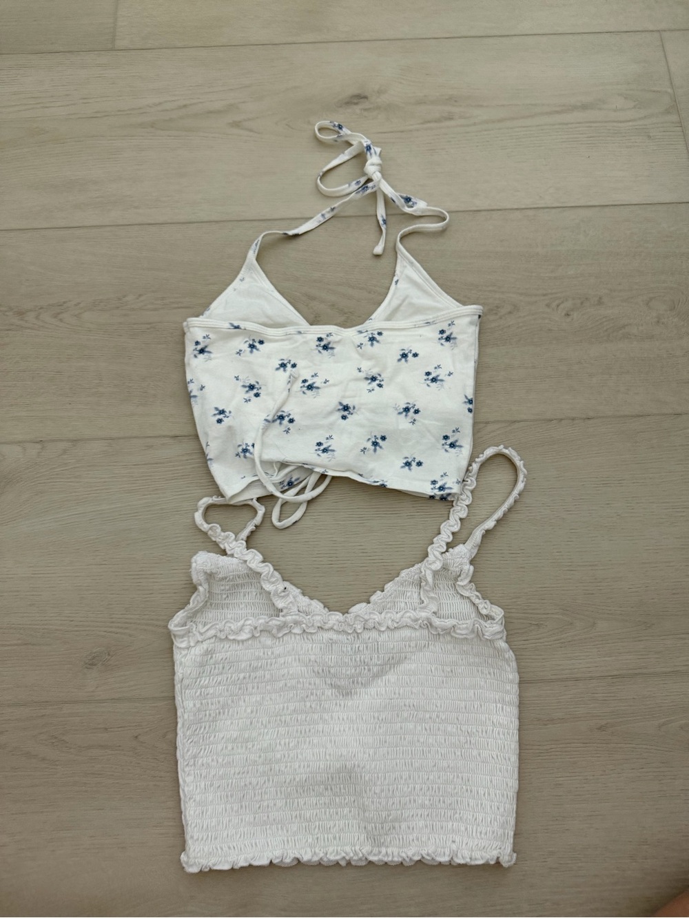 Hollister cami white blue floral S - Picture 2 of 3